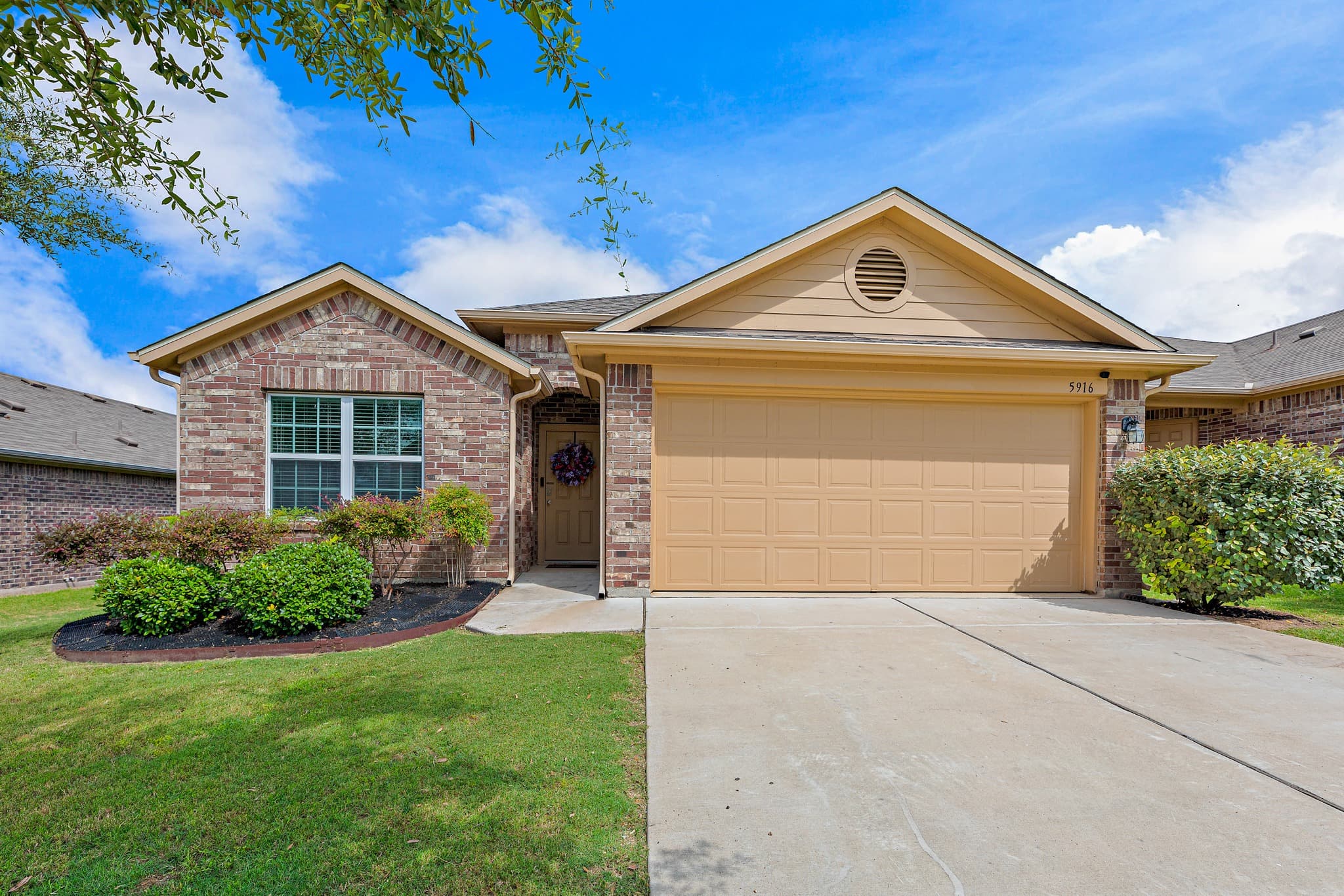 5916 Montrelia Dr