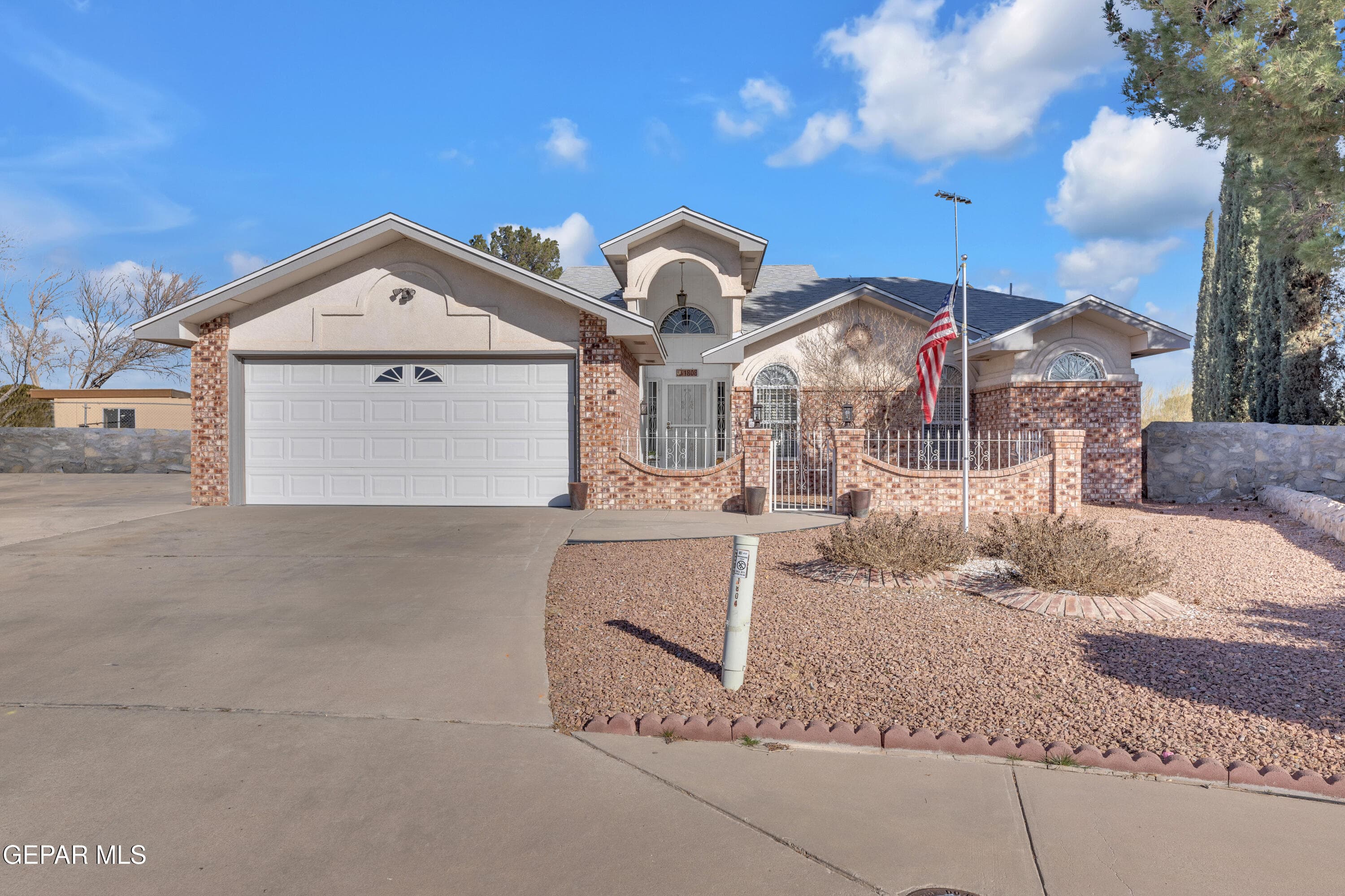 1808 Rose Gate Way