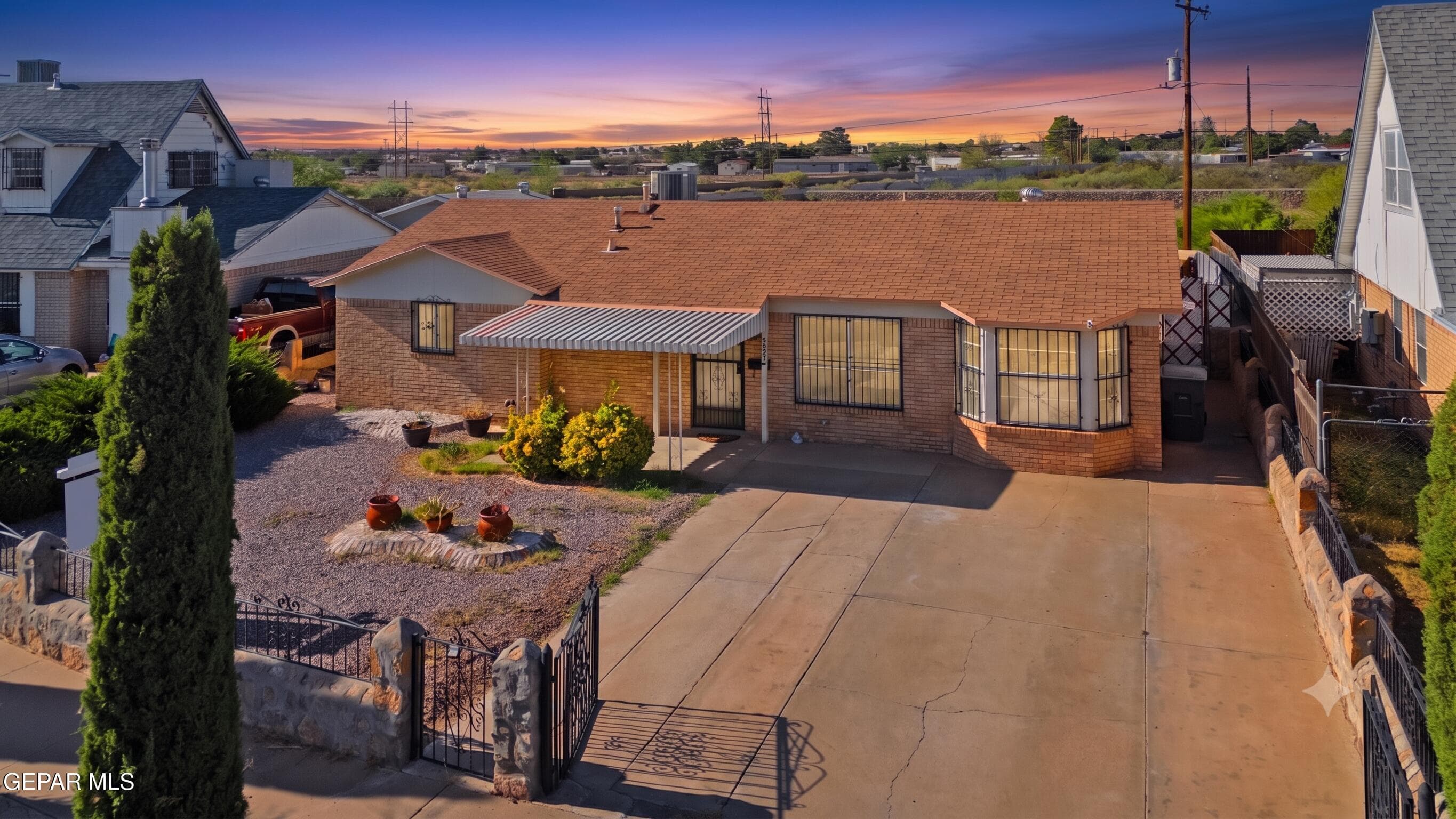 5832 Dearborne Dr