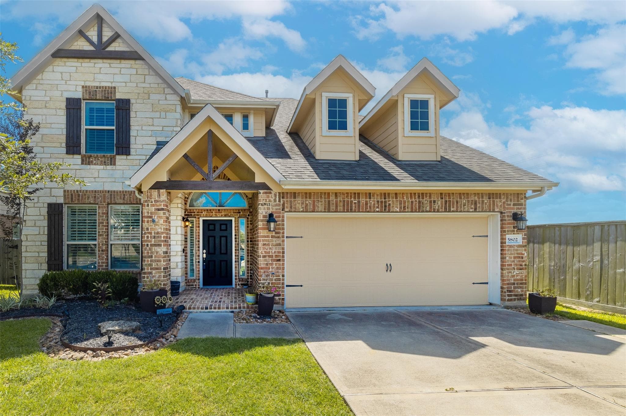 5802 Peralta Meadow Ct