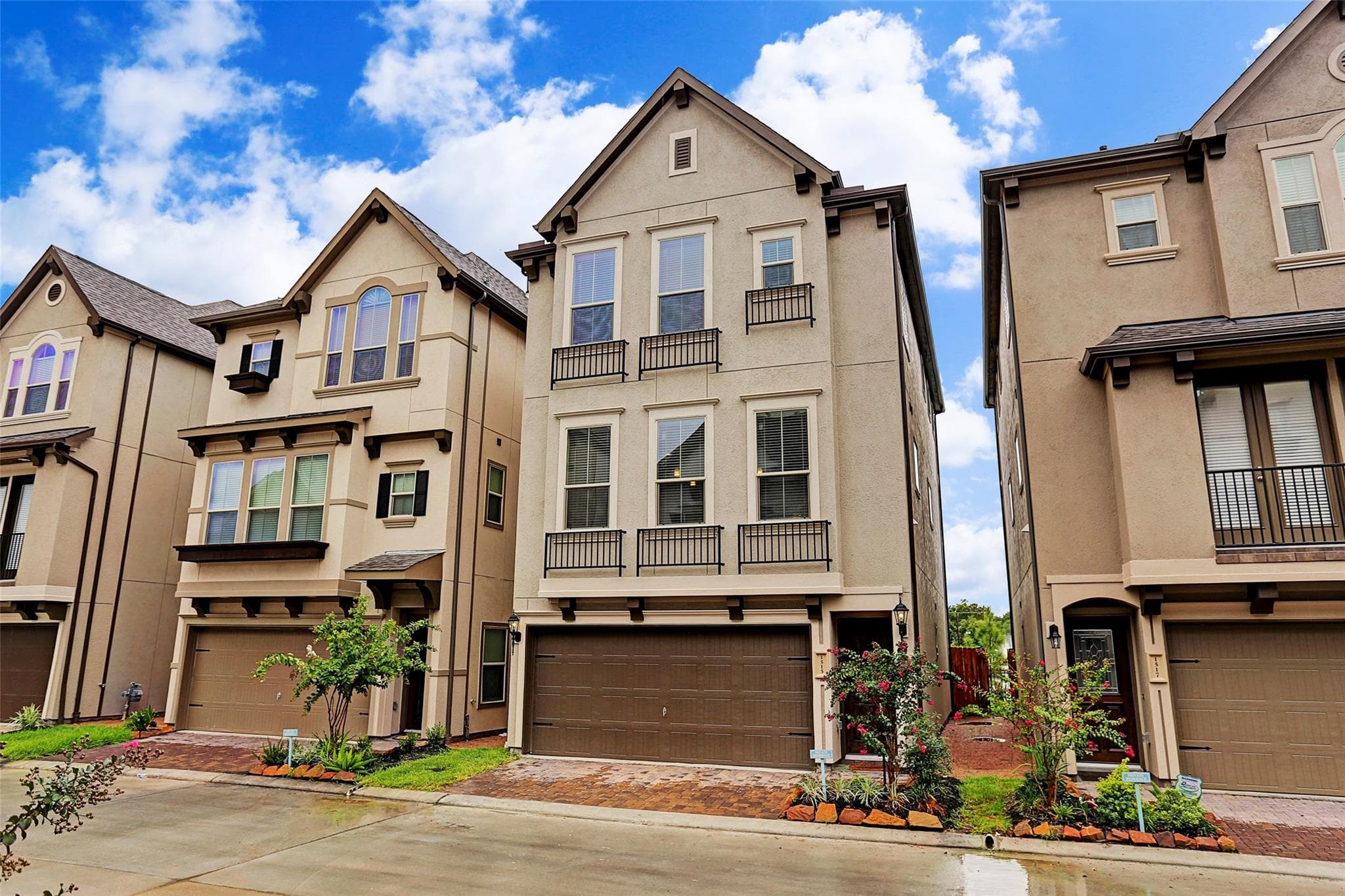 1515 Miles Oaks Pl