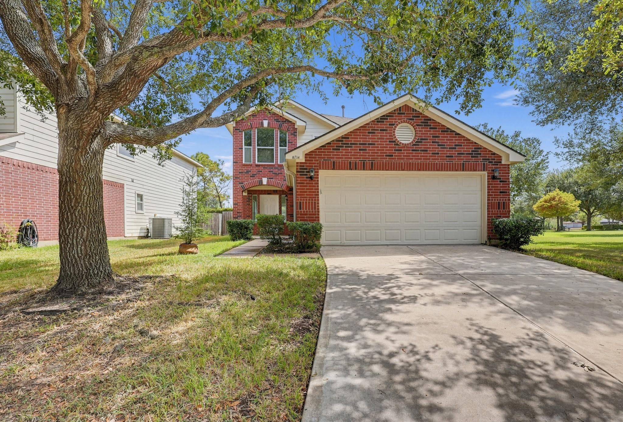 8714 Tartan Walk Ln