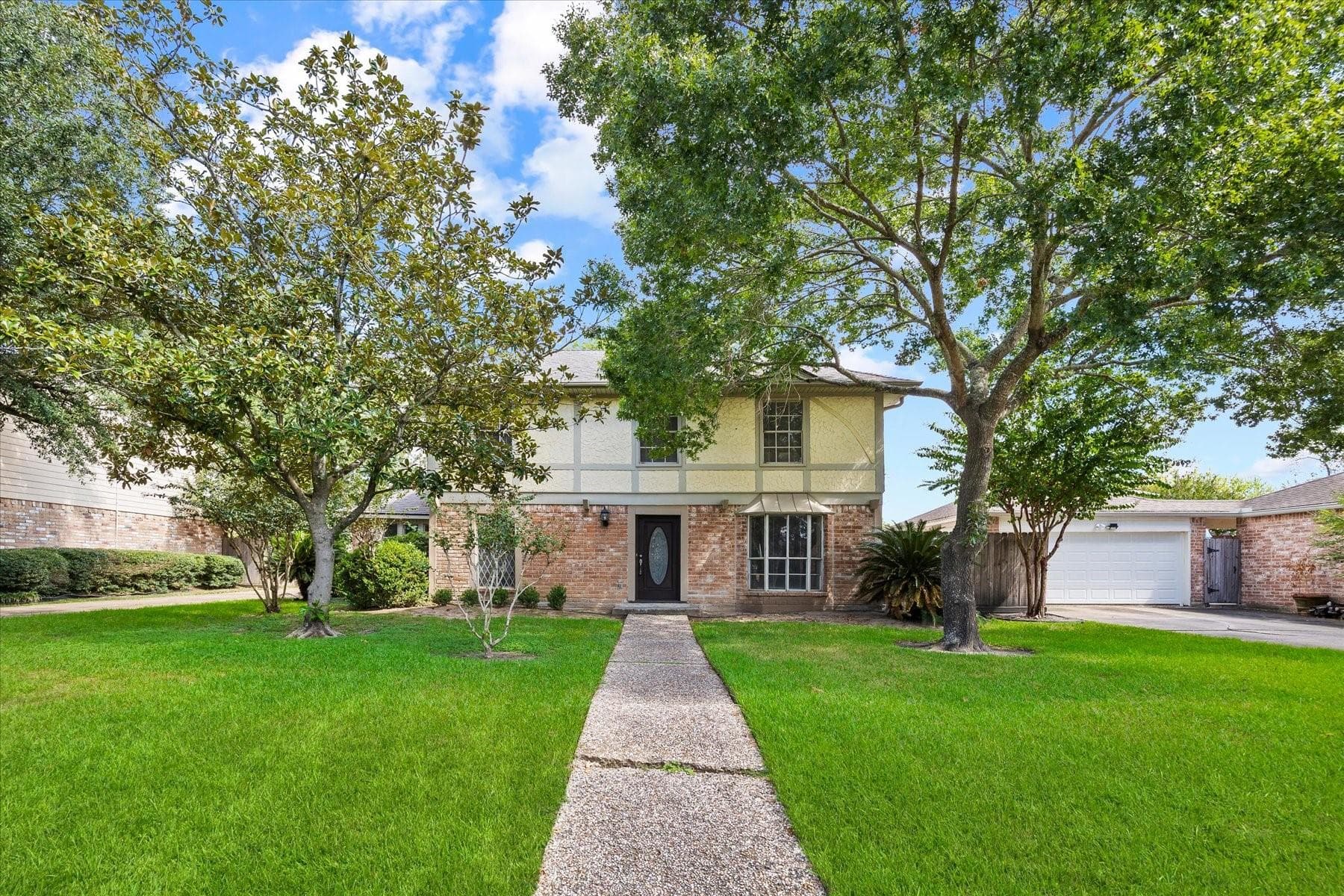 2035 Briarlee Dr