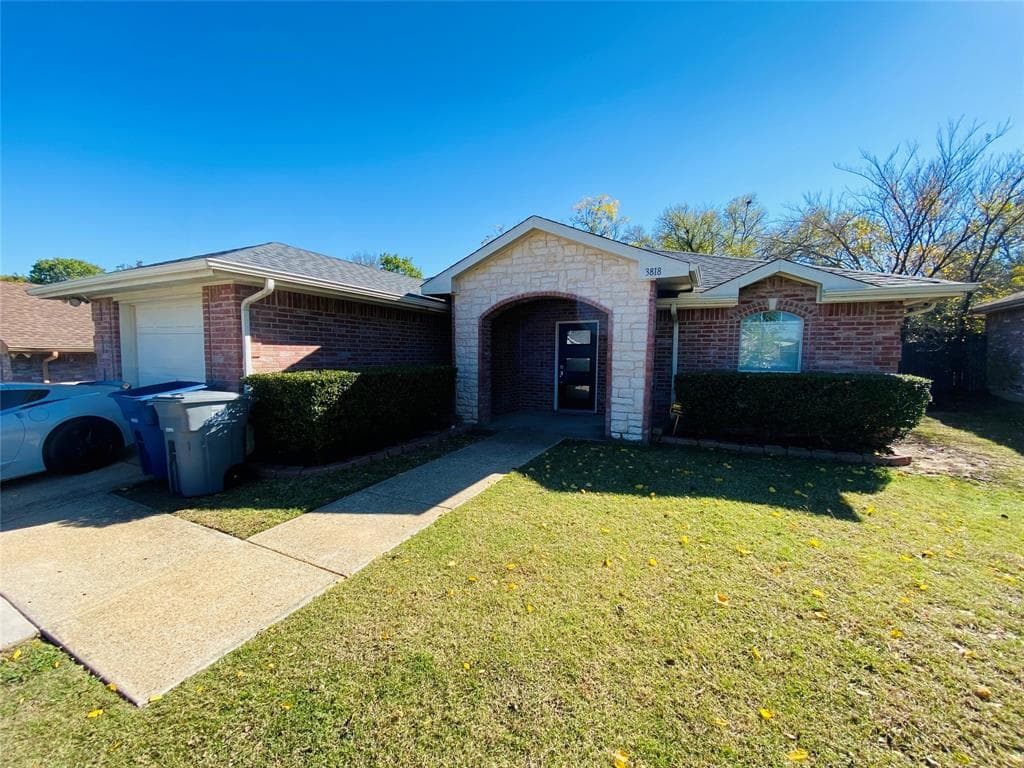 3818 Kiest Knoll Dr