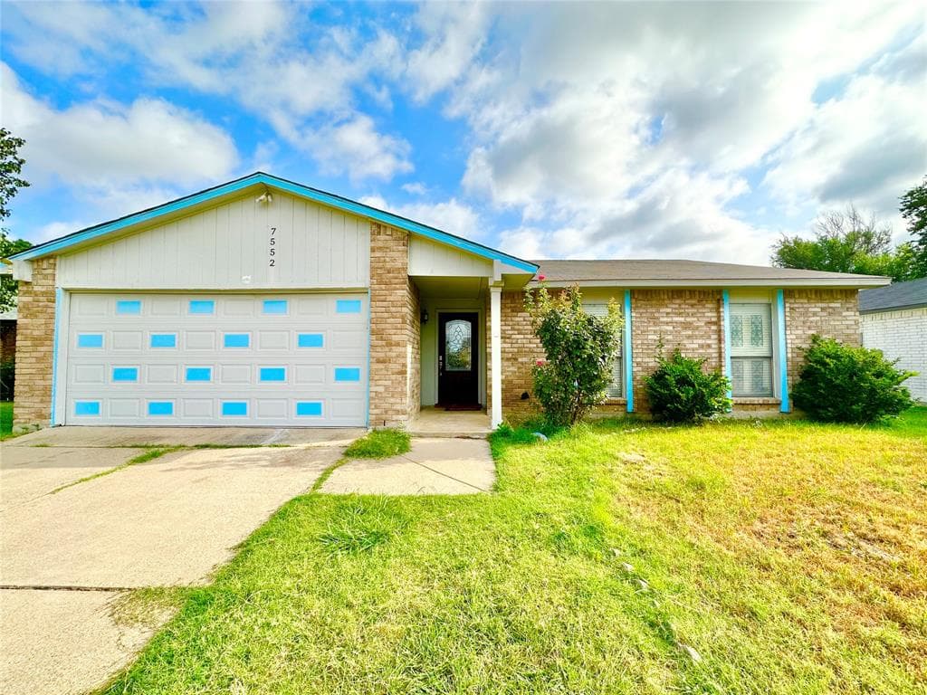 7552 Bigleaf Ln