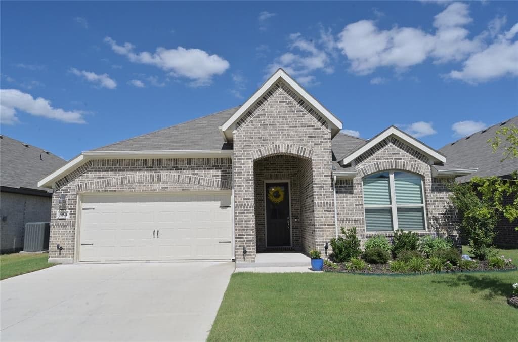 5924 Pine River Ln