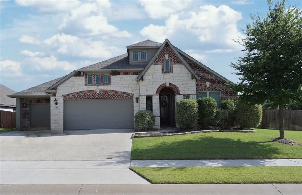 213 Oakcrest Dr