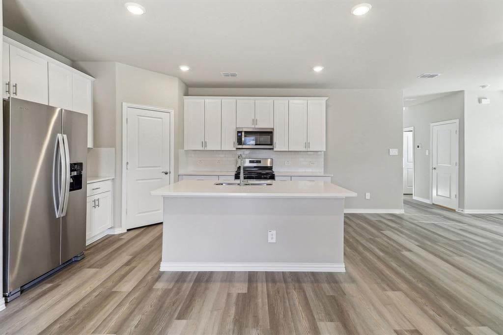 3802 High Valley Dr