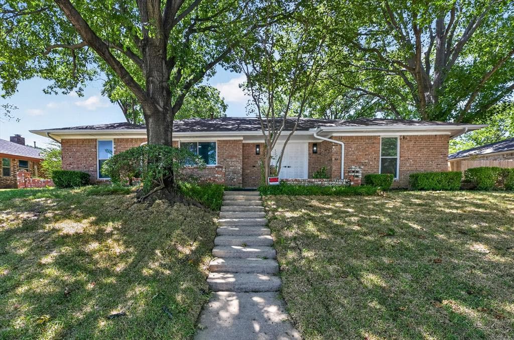 1450 Juniper Ln