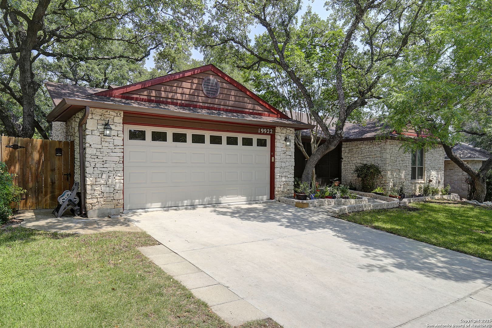 19922 Encino Cv