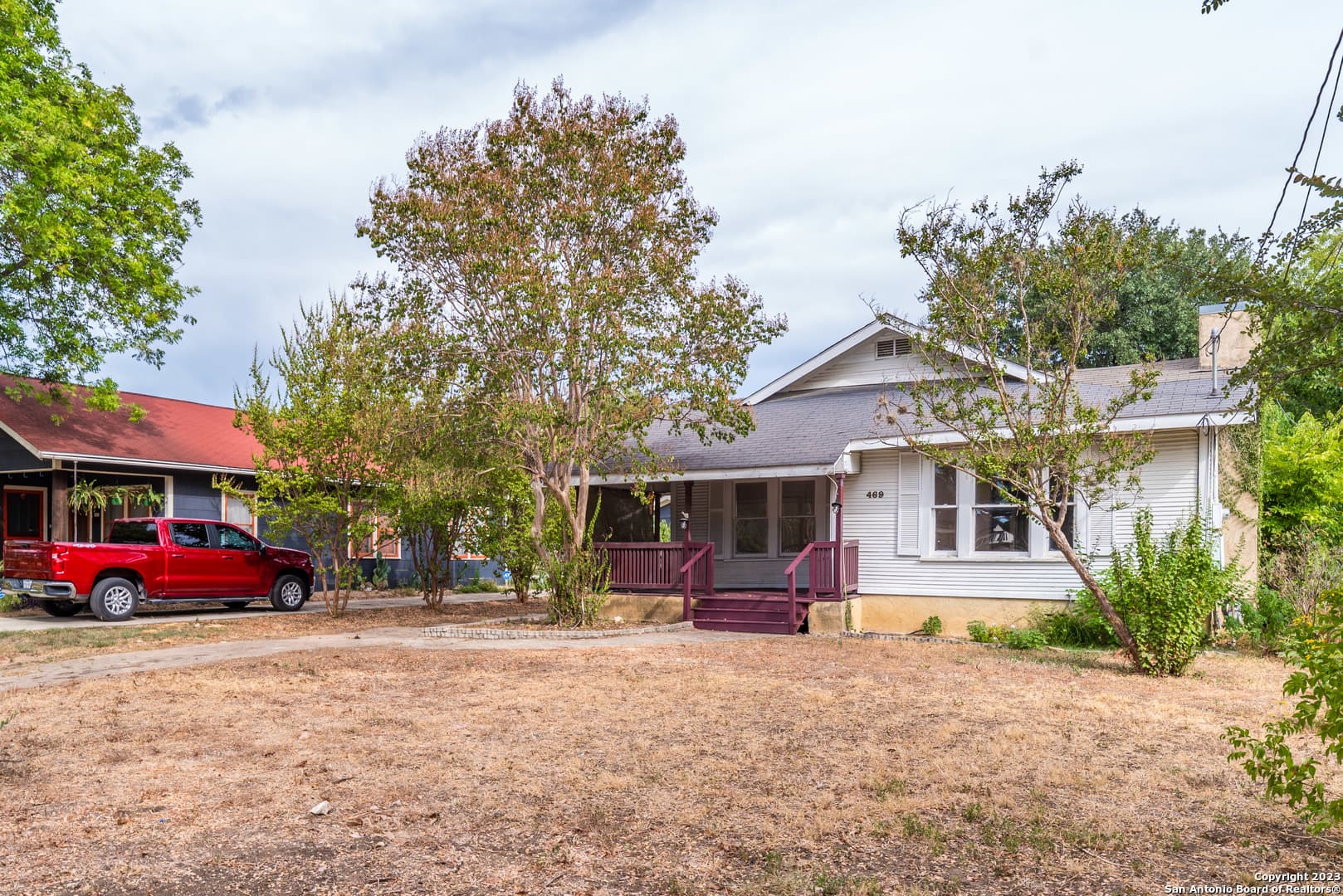 469 E Magnolia Ave