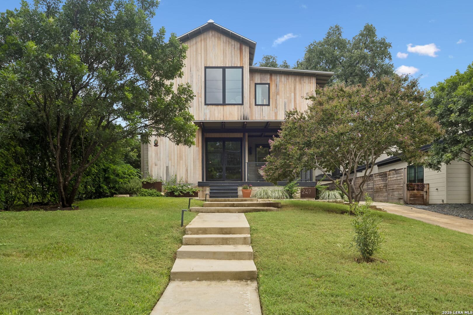 247 Montclair St