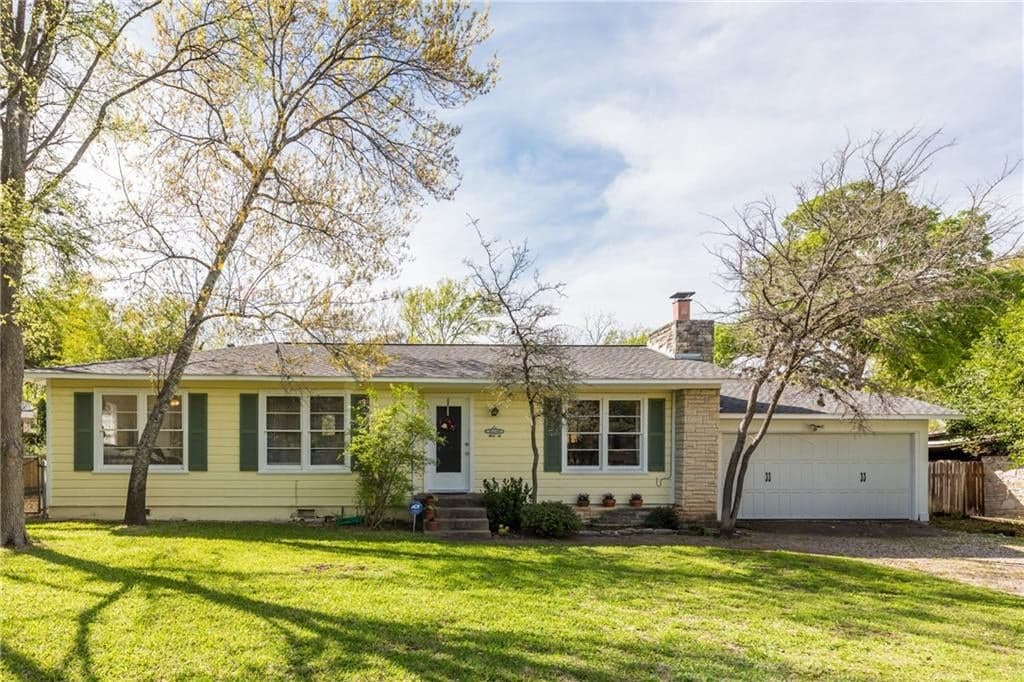 11506 Hunters Ln