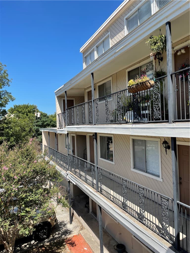 1010 W 23rd St Apt 4