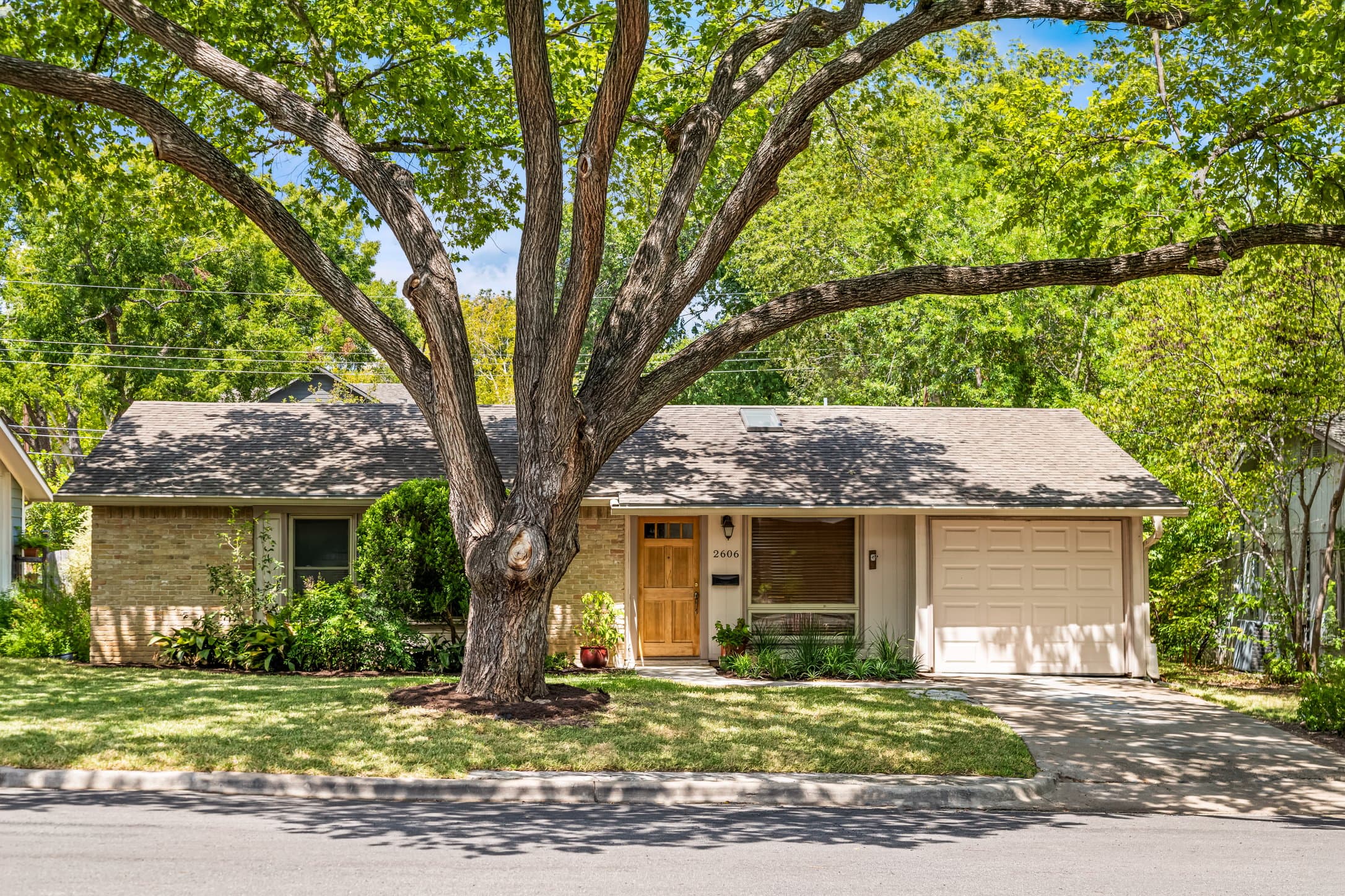 2606 Friar Tuck Ln