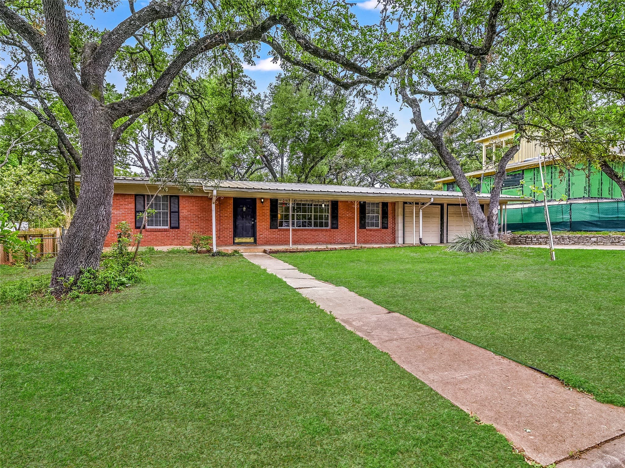 205 W Spring Dr