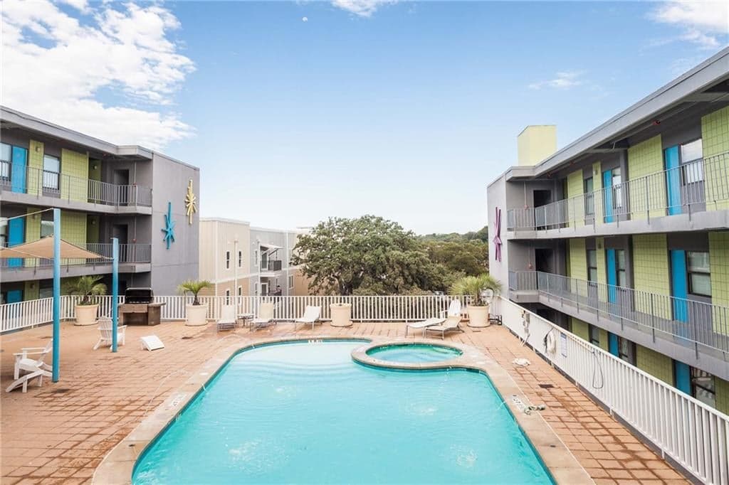 2408 Longview St Apt 210