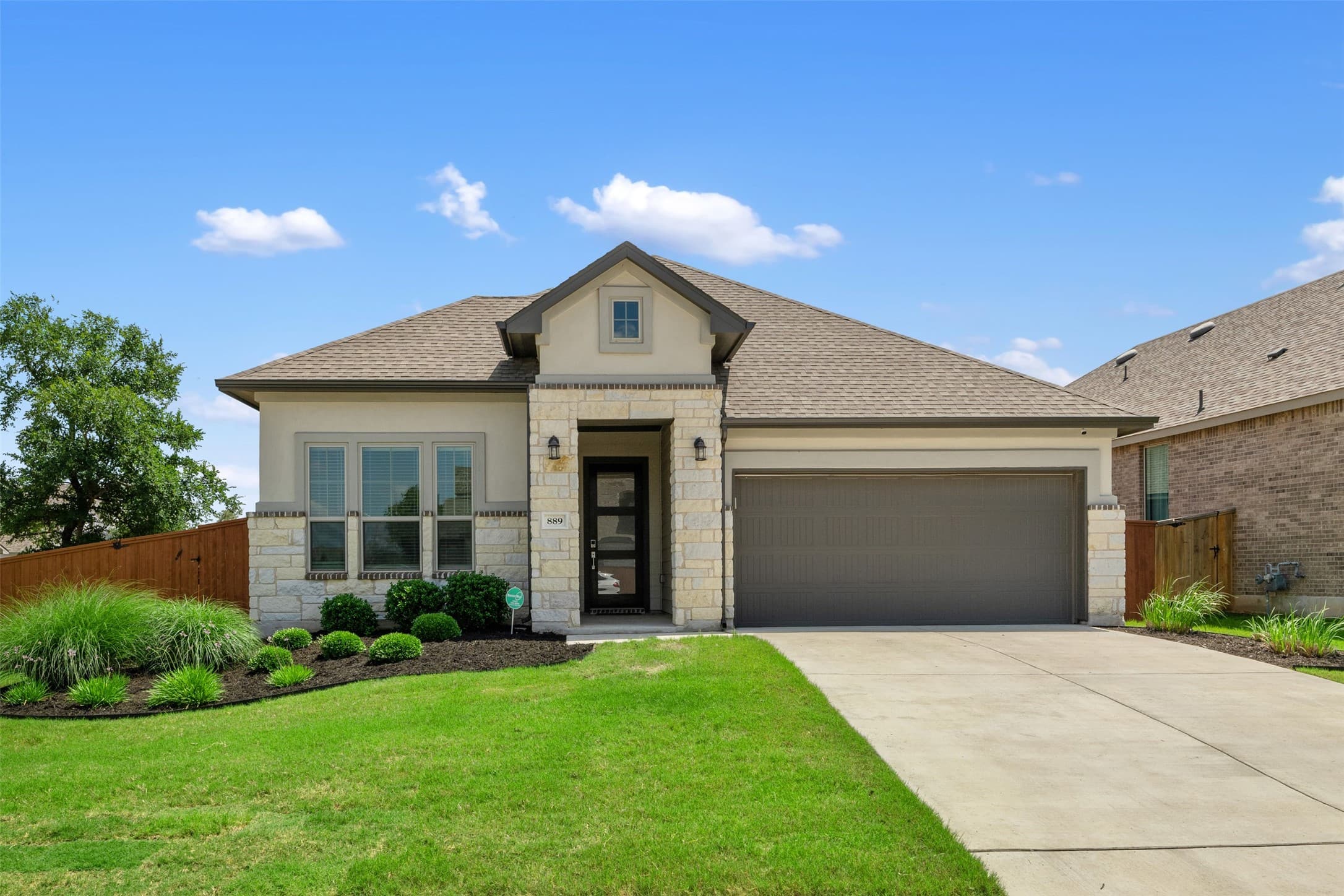 889 Whitetail Dr