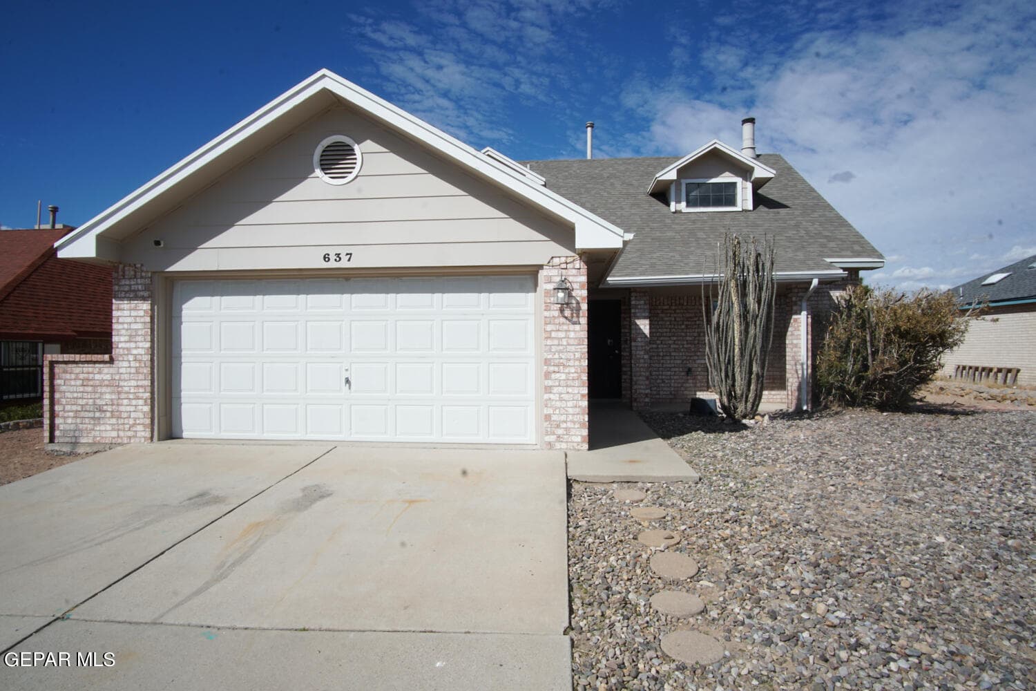 637 Woodcrest Ln