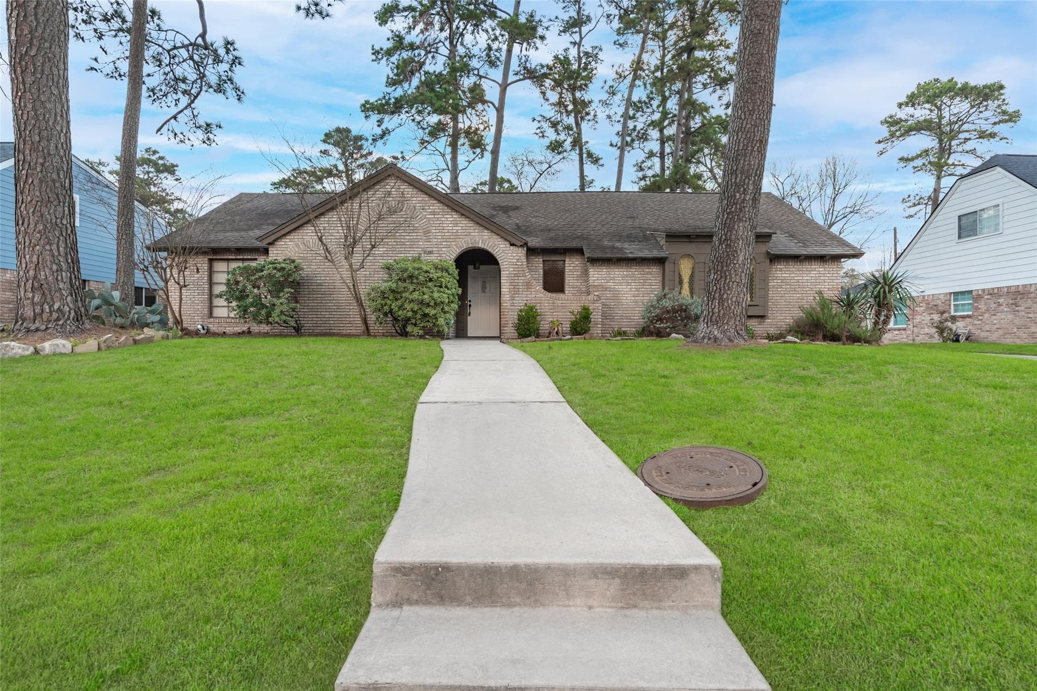 3810 Glenheather Dr