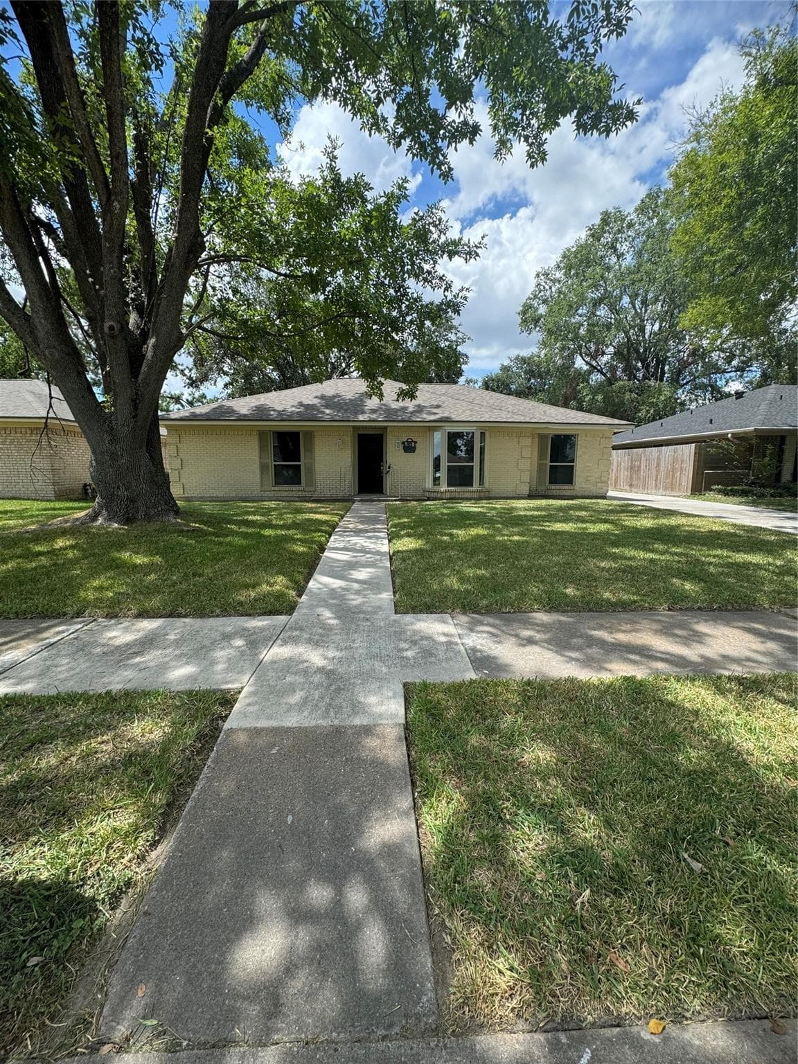 8207 Bayou Forest Dr