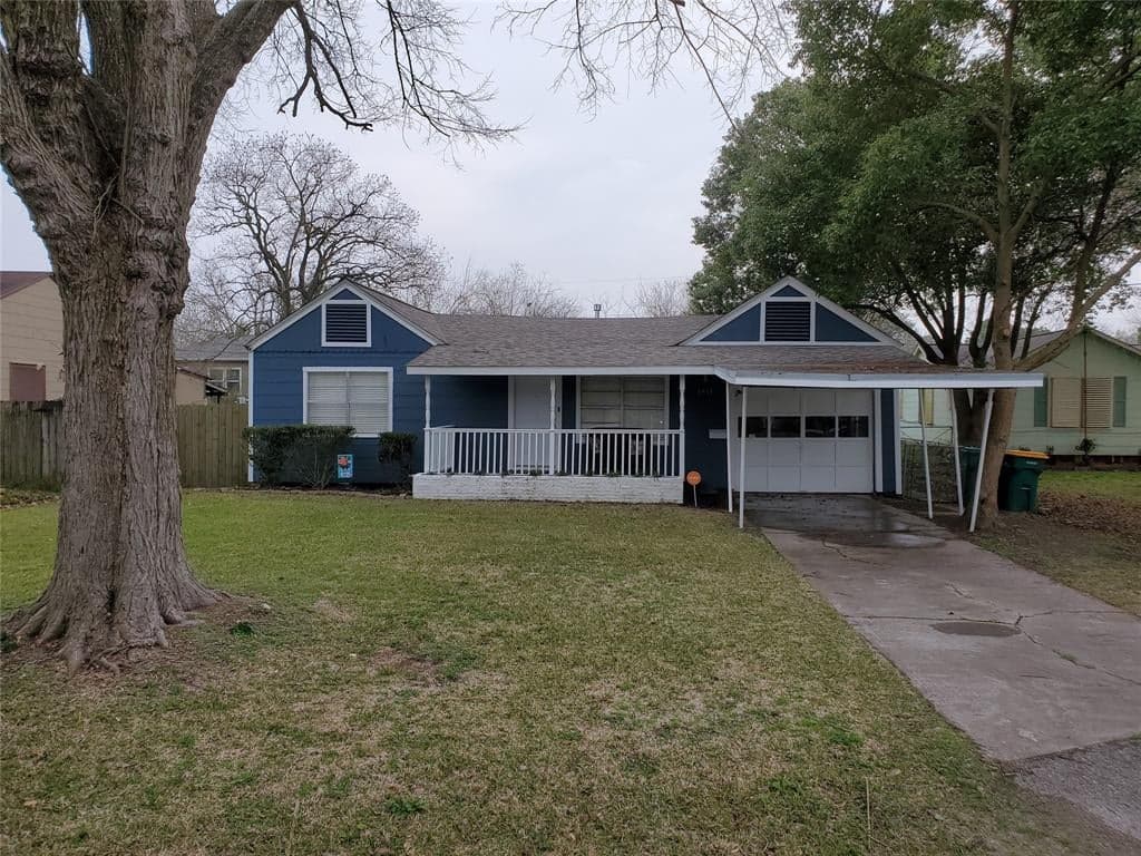 1911 Oleander Dr