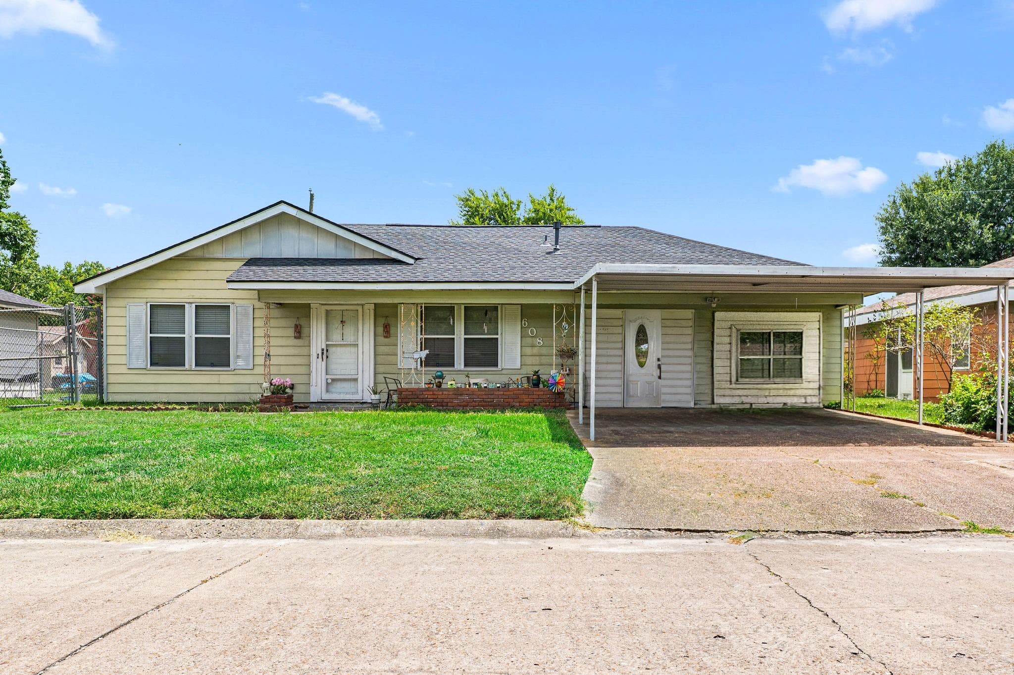 608 Alta Vista Dr