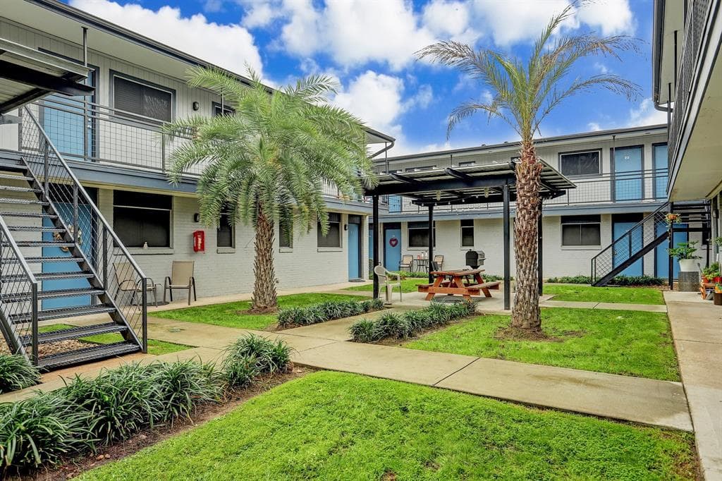 405 Hawthorne St Apt 24
