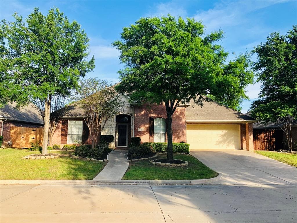 312 Lakewood Dr