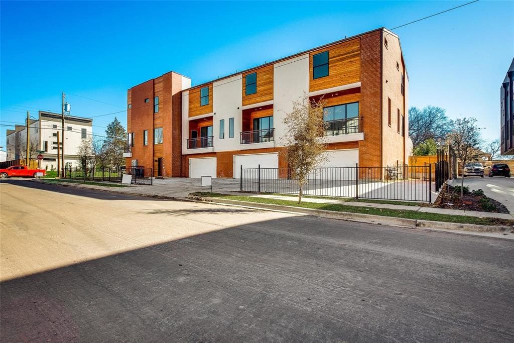 1931 N Prairie Ave # A-1