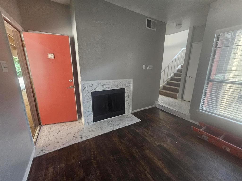 2403 Brown Blvd # 702