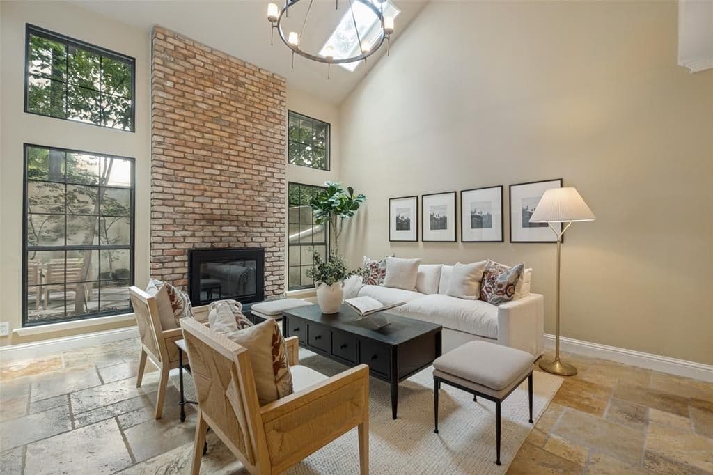 4390 Cochran Chapel Cir