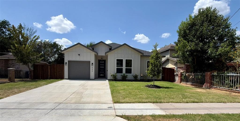 559 Pleasant Oaks Dr
