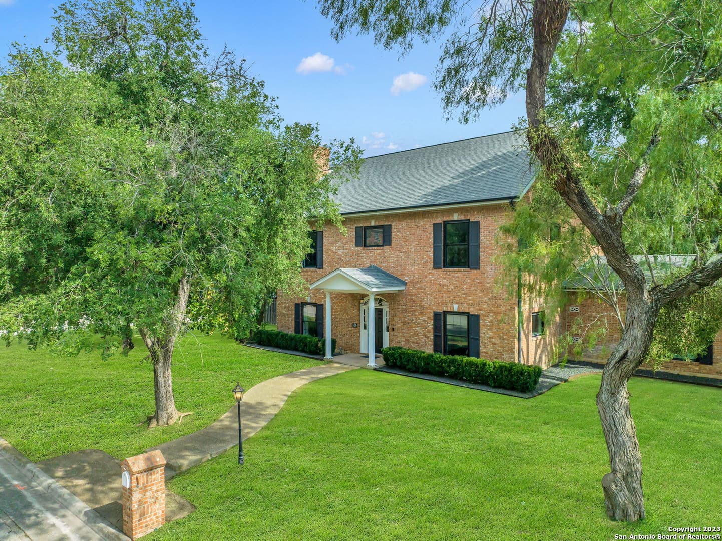 3436 Twisted Oaks Dr