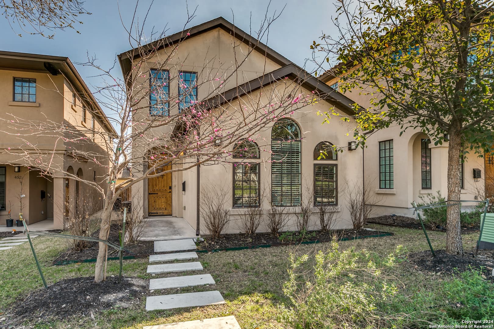 448 E Olmos Dr