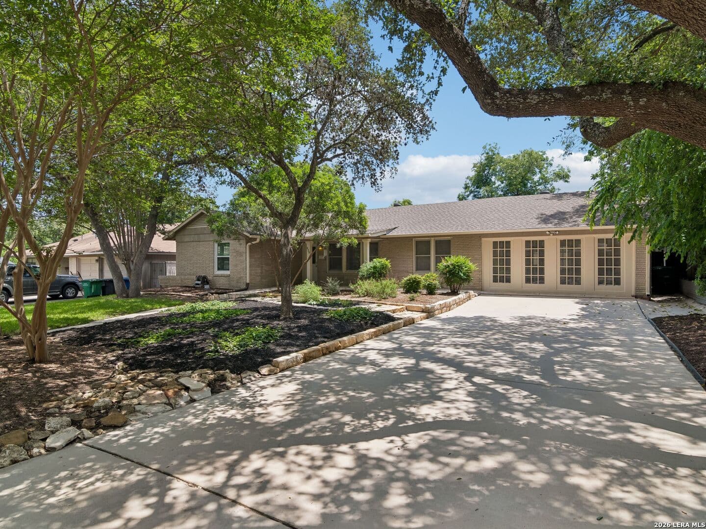 438 Oakleaf Dr
