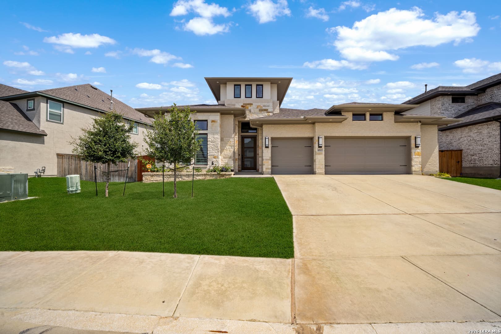 14823 Mapleton Hl