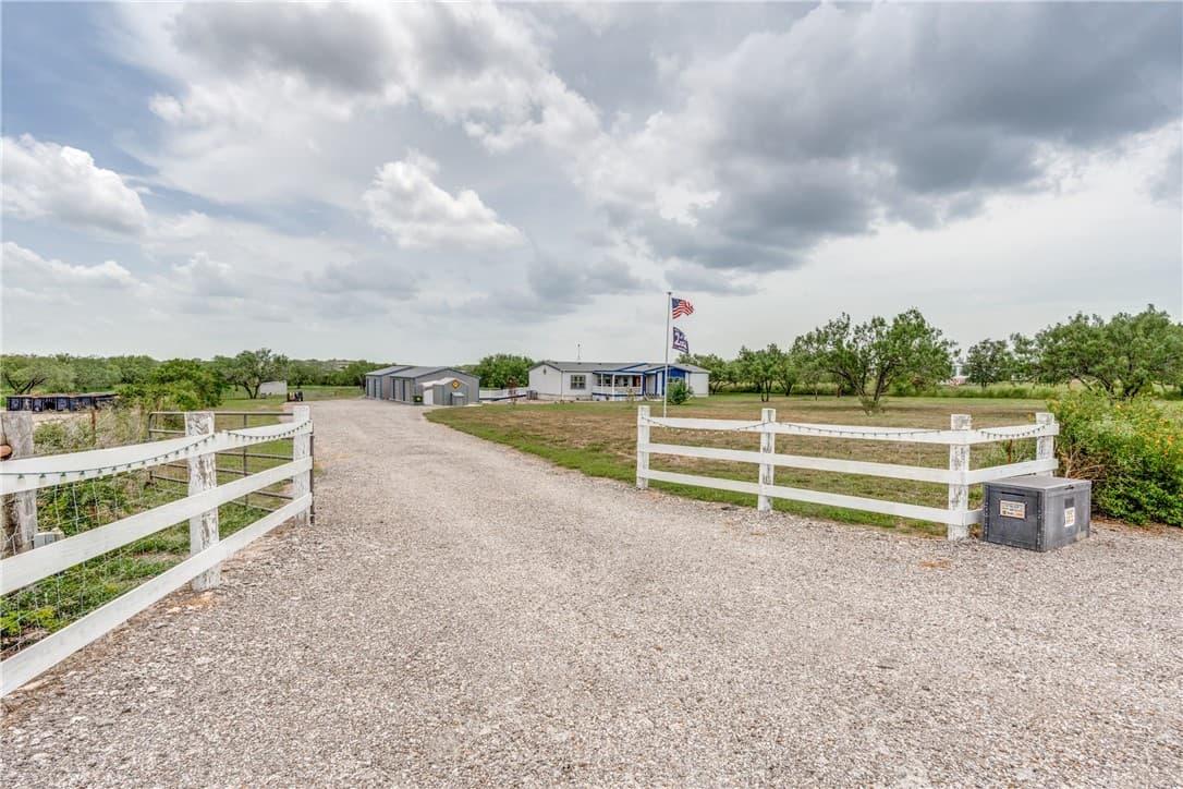 115 Horseshoe Dr